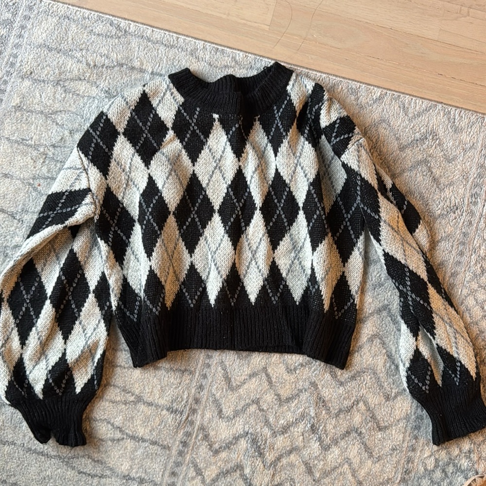 Vestique black argyle sweater